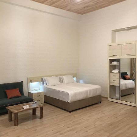 Full Comfort Apartment On Aghmashenebeli Tbilisi Exterior photo