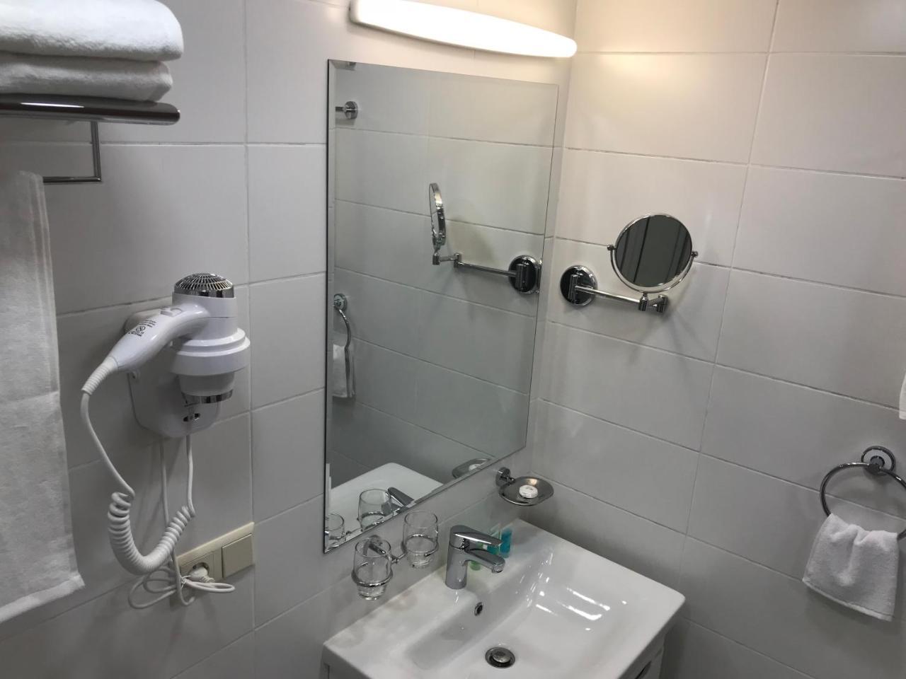 Full Comfort Apartment On Aghmashenebeli Tbilisi Exterior photo