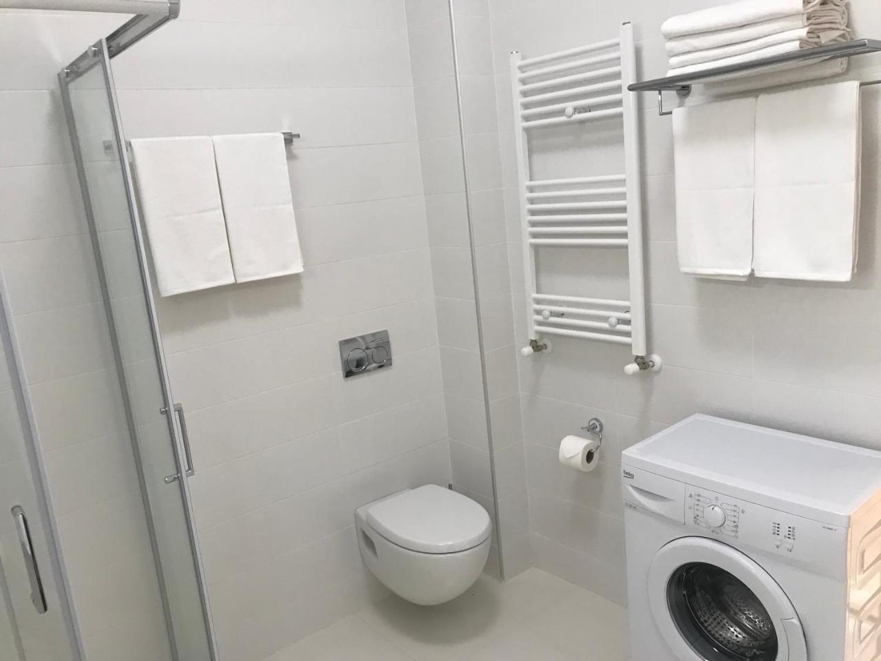 Full Comfort Apartment On Aghmashenebeli Tbilisi Exterior photo