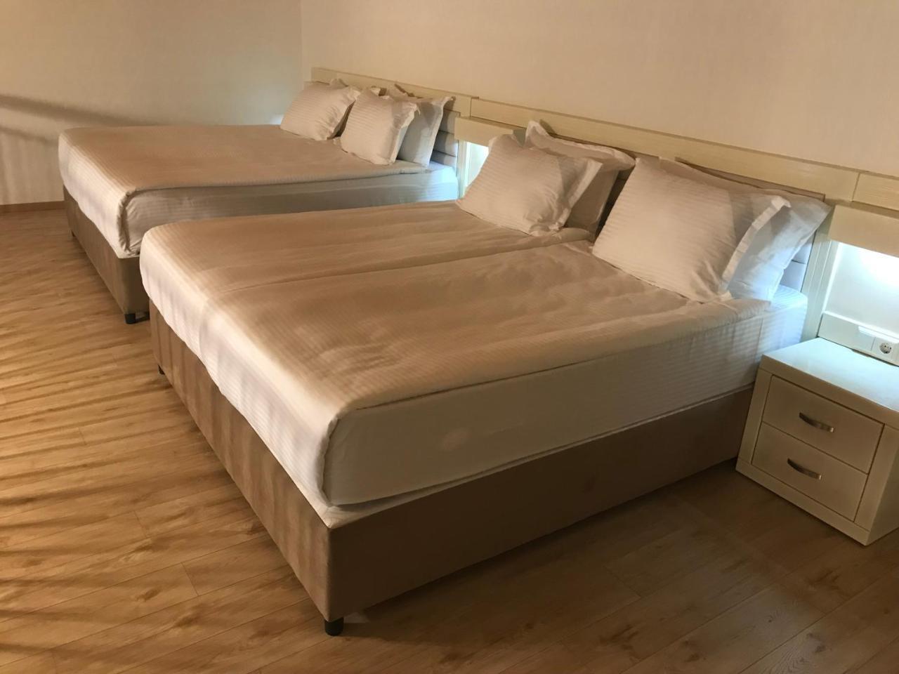Full Comfort Apartment On Aghmashenebeli Tbilisi Exterior photo