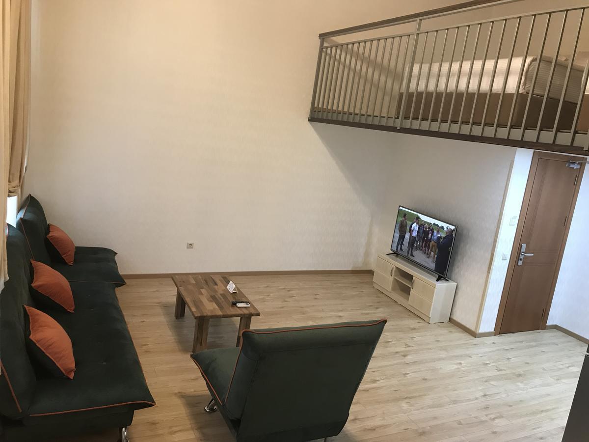 Full Comfort Apartment On Aghmashenebeli Tbilisi Exterior photo