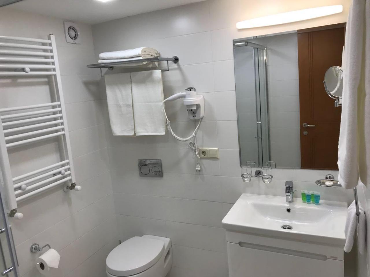 Full Comfort Apartment On Aghmashenebeli Tbilisi Exterior photo